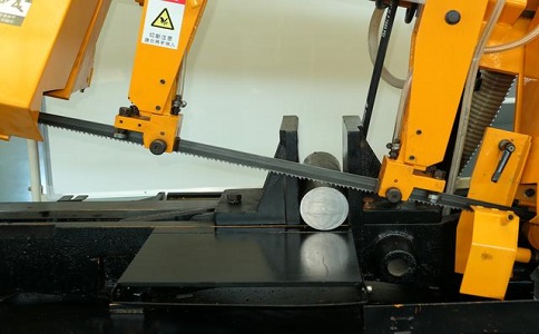 兴山数控带锯床自动送料精度会出现偏差吗？